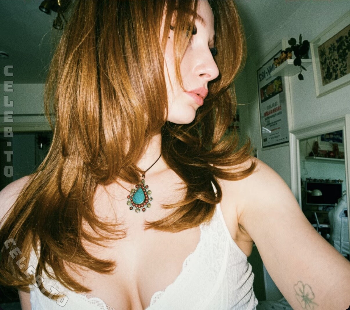 nele.novaa nude photo 1