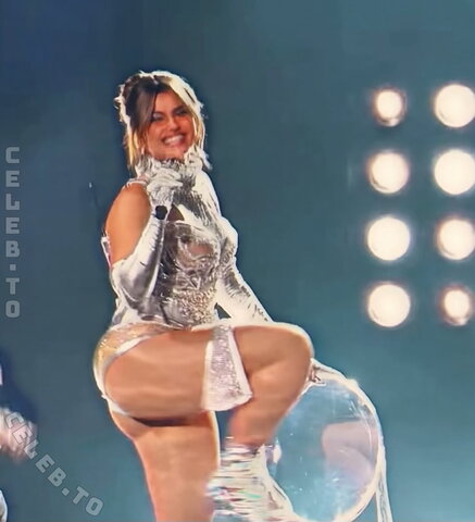 Nelly Furtado nude photo 1