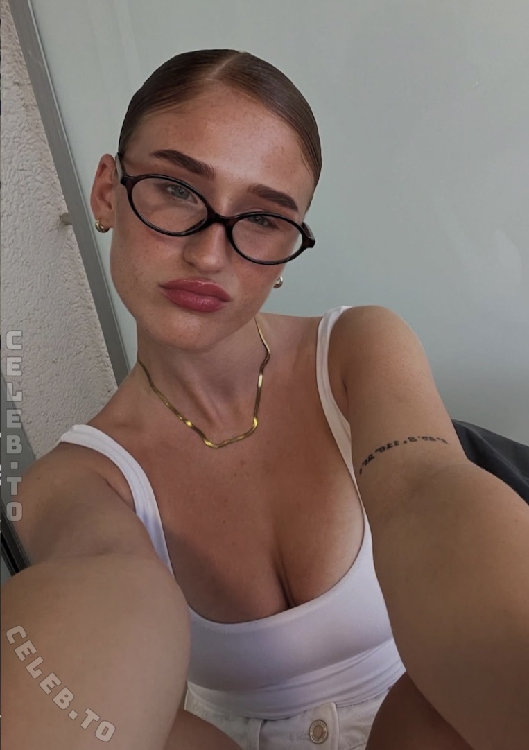 Nellyncy nude photo 1