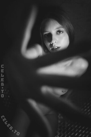 Nemezi.s aka rebekadurkia nude