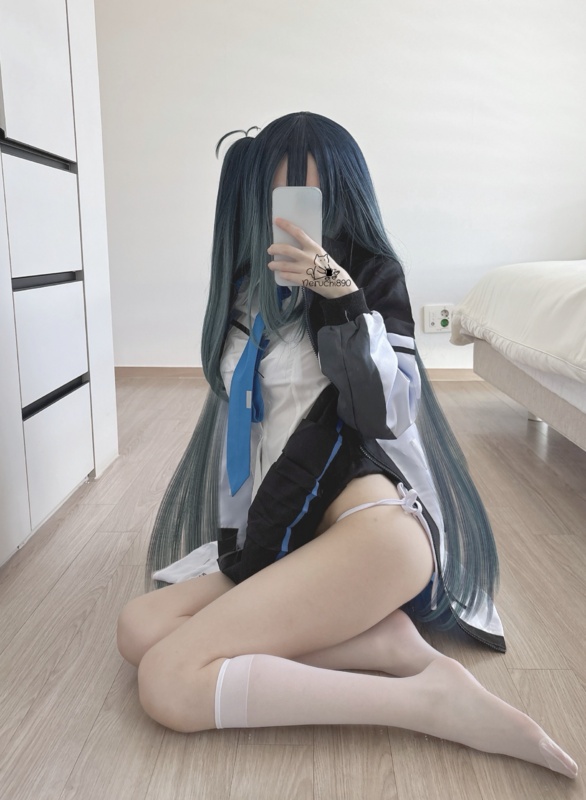 NENE nude photo 2