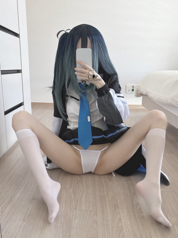 NENE nude photo 4