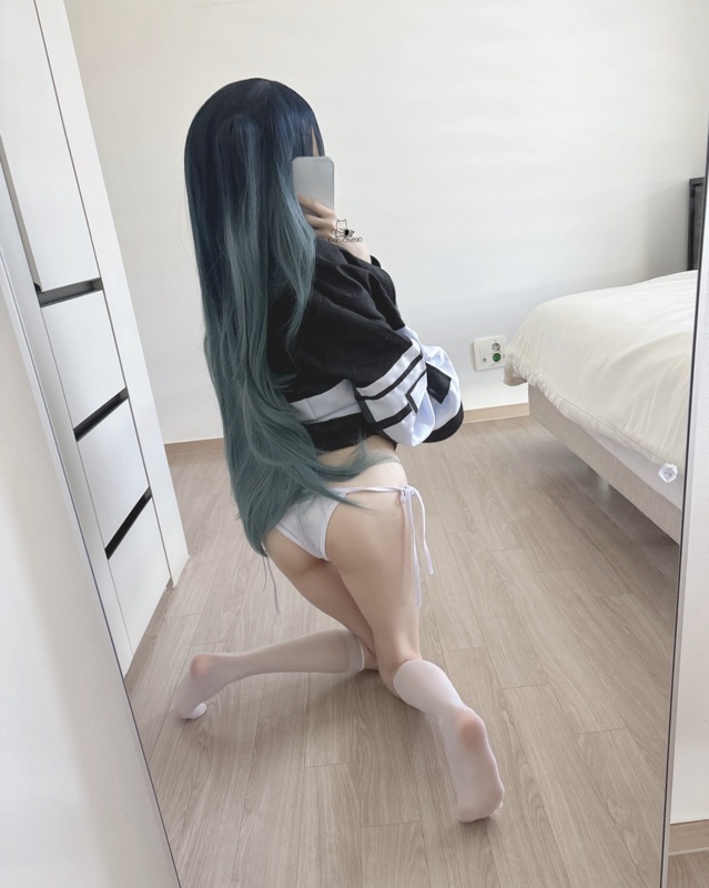 NENE nude photo 8