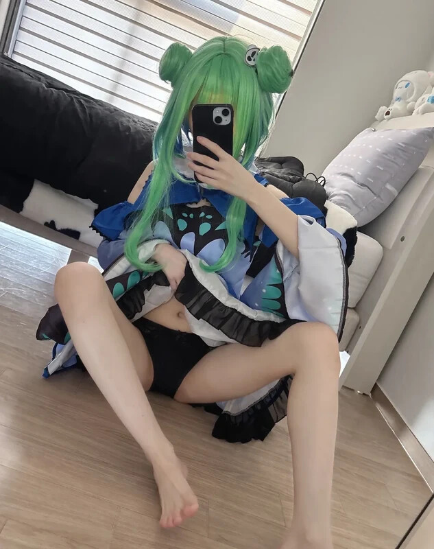 NENE nude photo 2