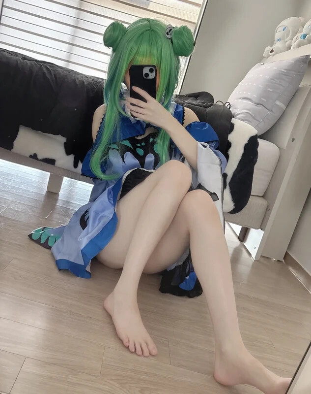 NENE nude photo 8