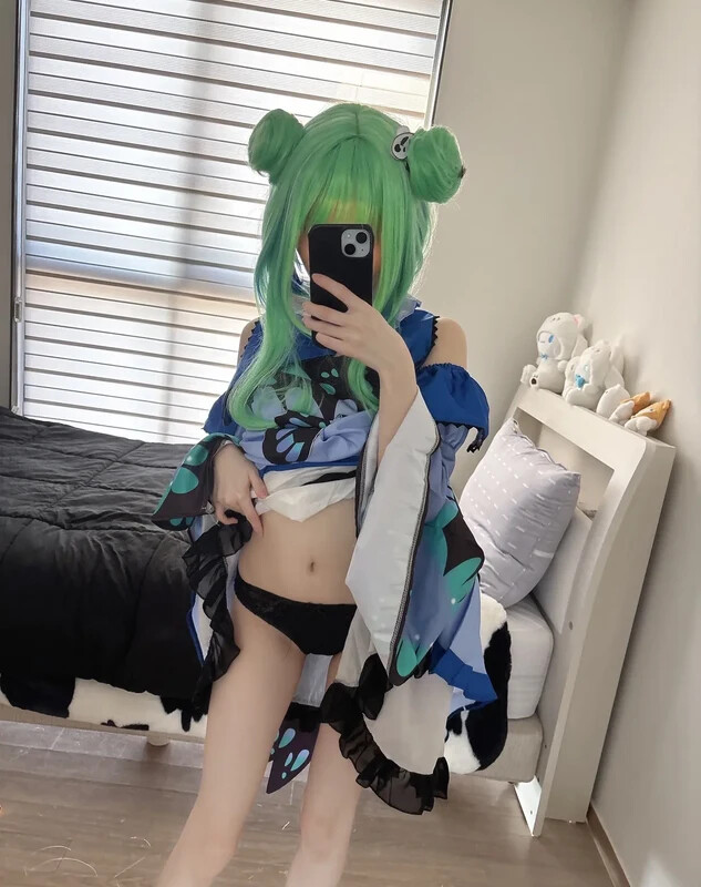 NENE nude photo 11