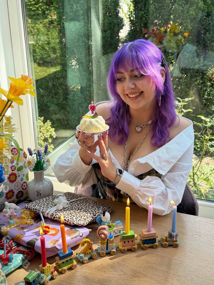 Nephynee nude photo 2