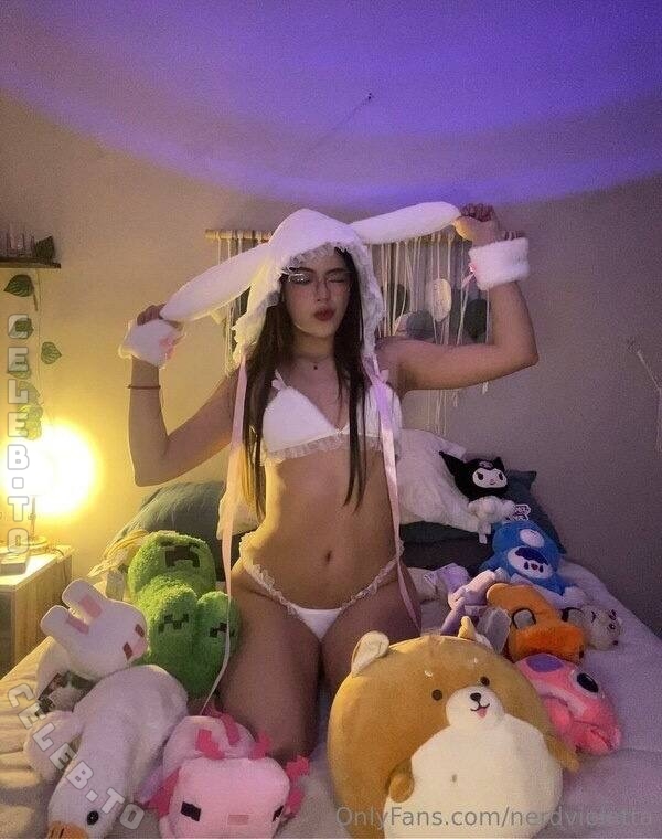 NerdVioletta nude photo 6