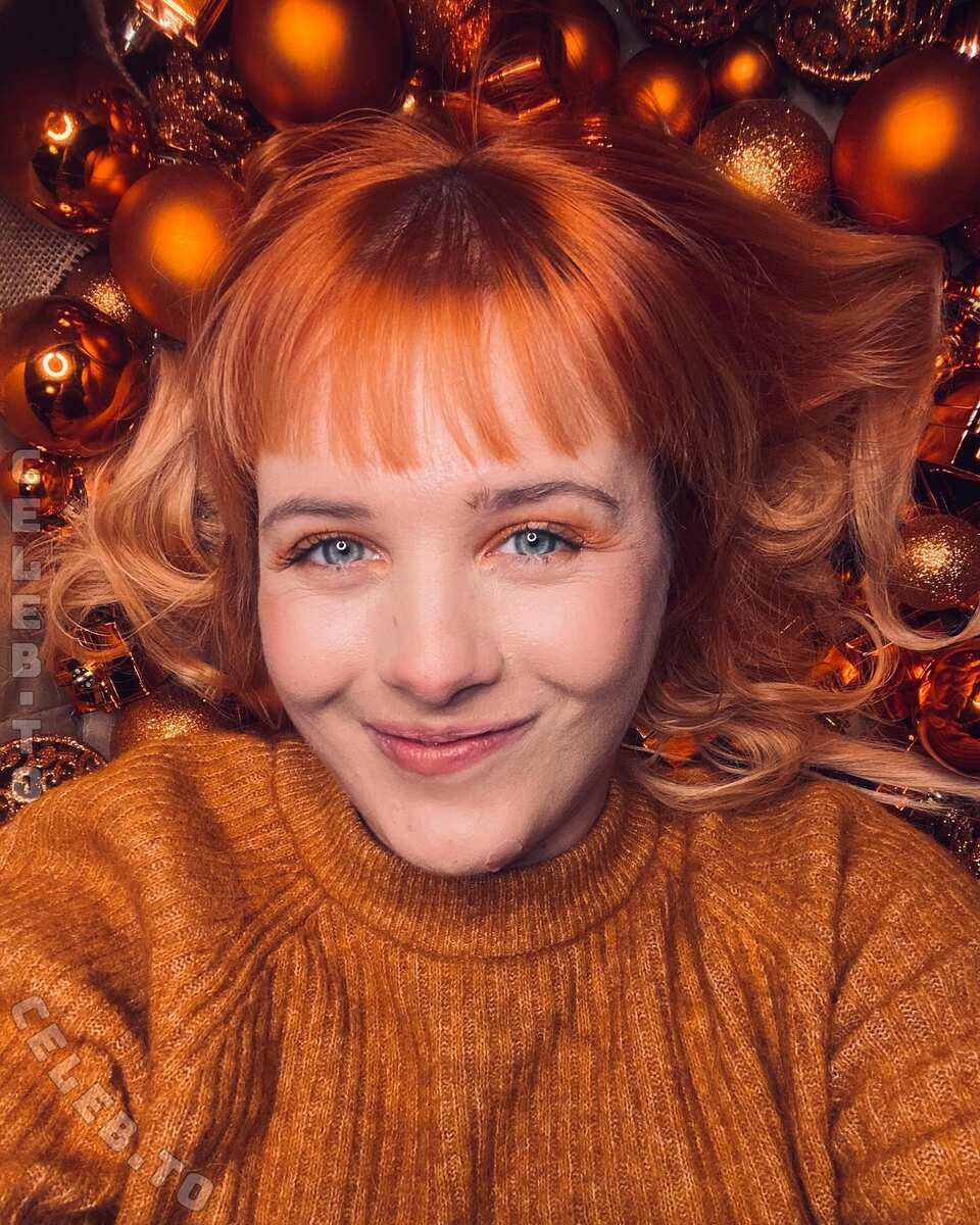 nerdynele nude photo 1