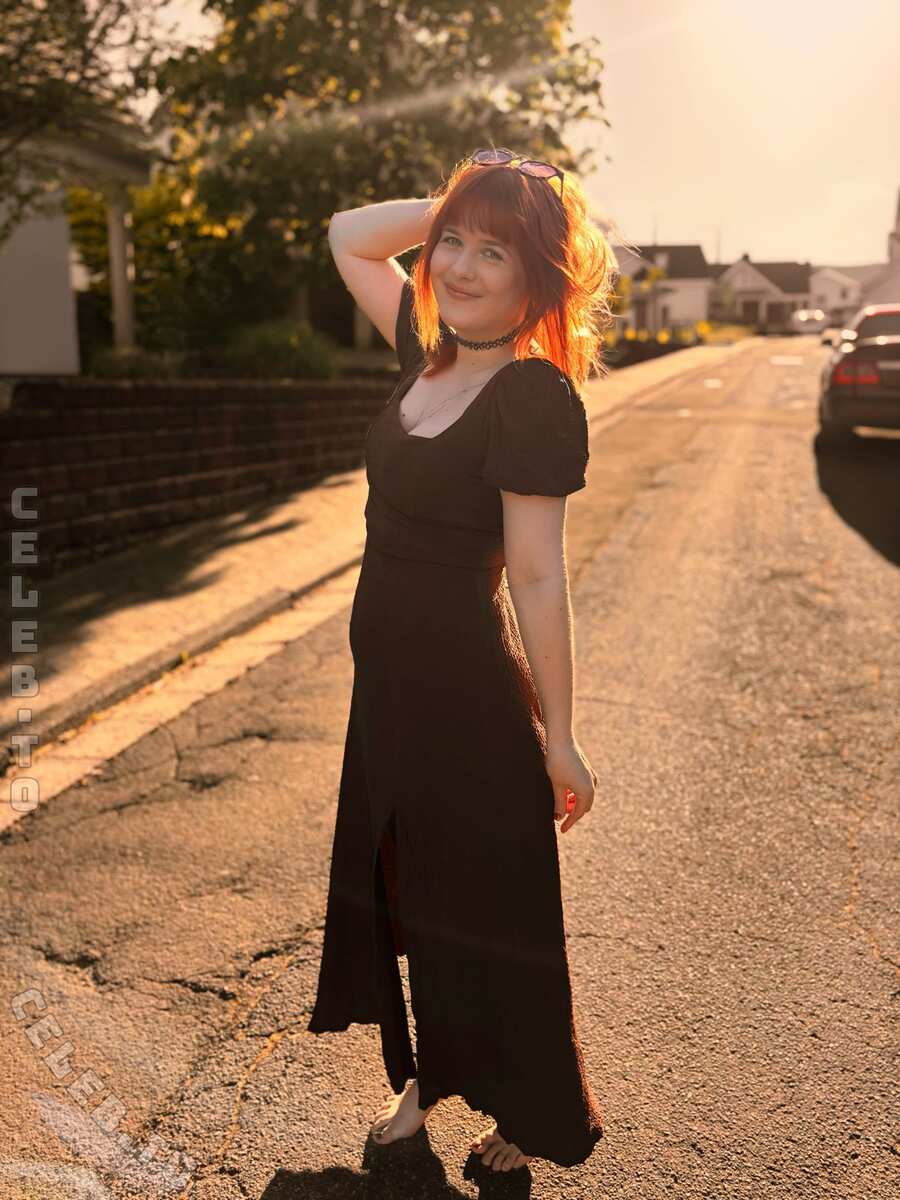 nerdynele nude photo 5