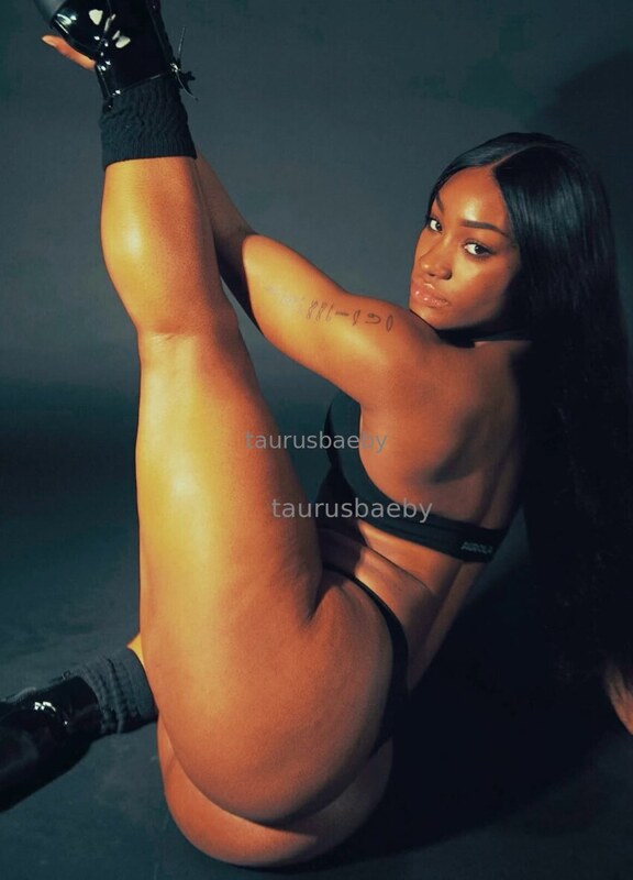 Neshomeleh nude photo 17