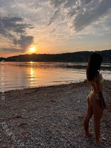 Neslihan Kundakci nude photo 3