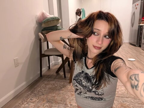 Nezba nude photo 12