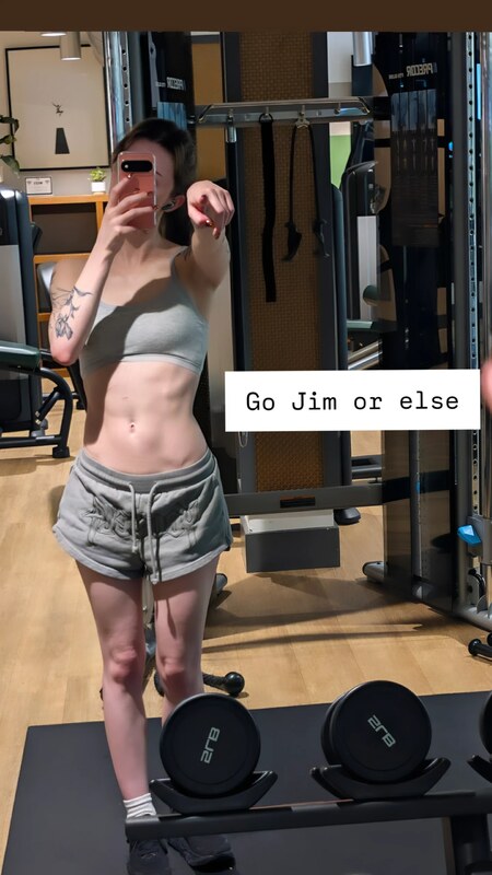 Nezba nude photo 13
