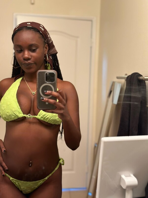 Nia Sondaya nude photo 3