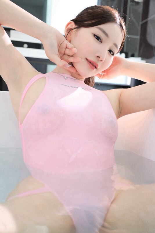 Nia nude photo 6
