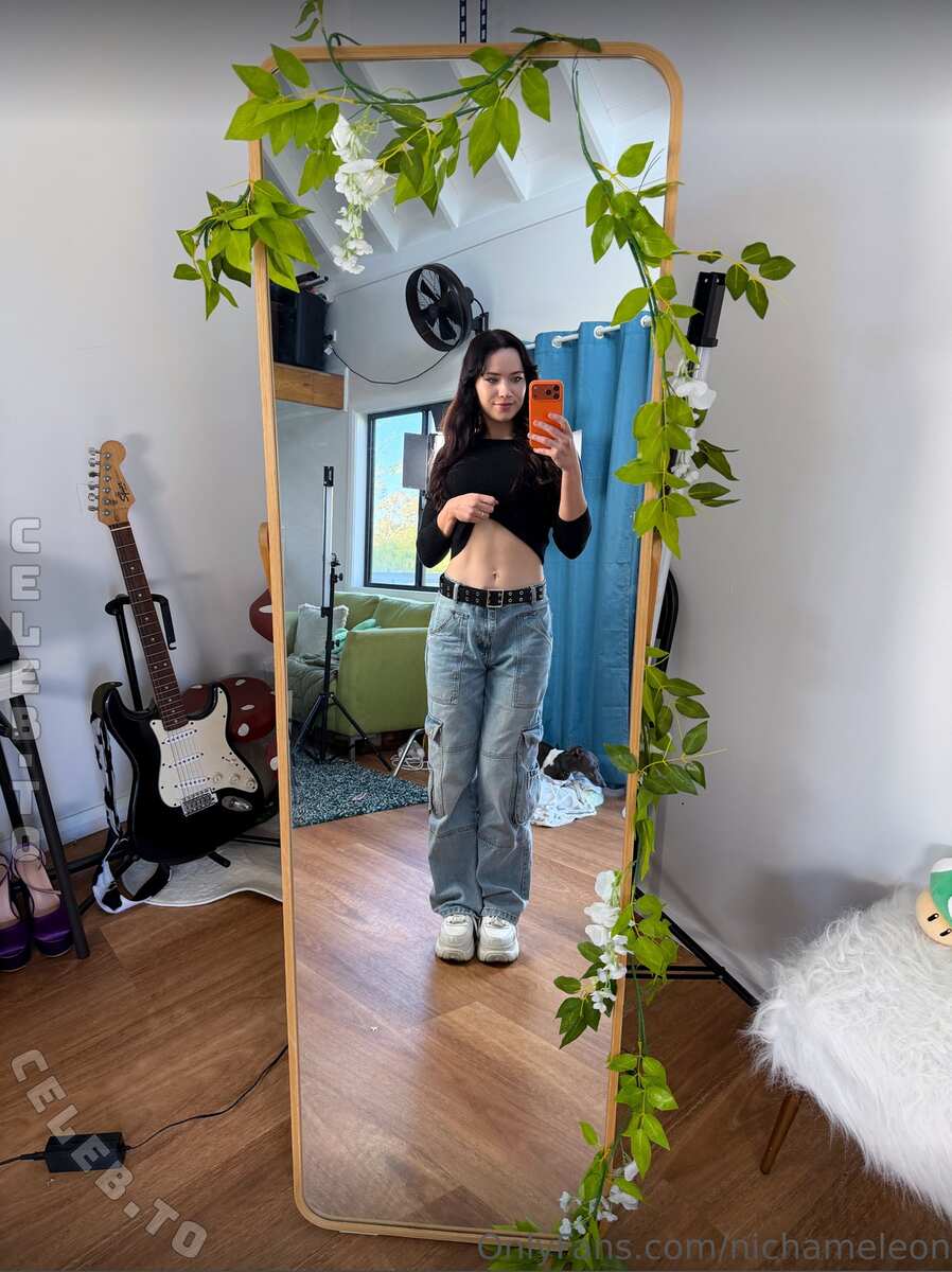 Nichameleon nude photo 4
