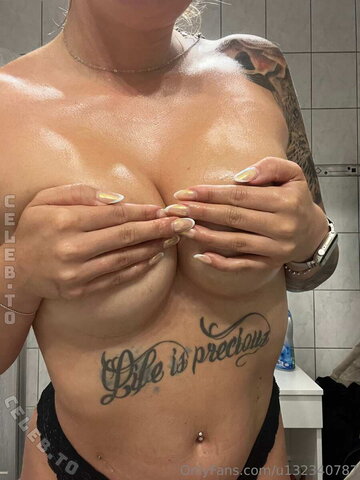 NI_C_IE nude photo 25