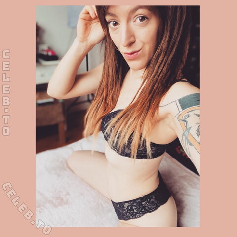 Nicky Foxx nude photo 5