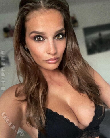 Nicol Knap nude photo 8
