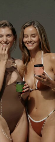Nicola Cavanis nude photo 10