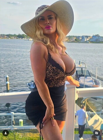 Nicole Coco Austin nude photo 26