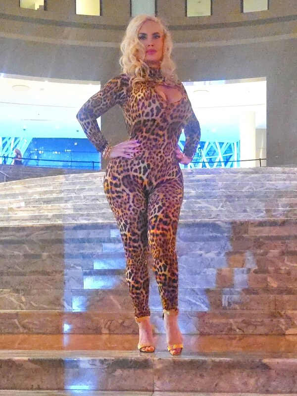 Nicole Coco Austin nude photo 4