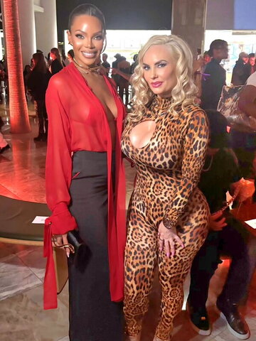 Nicole Coco Austin nude photo 38