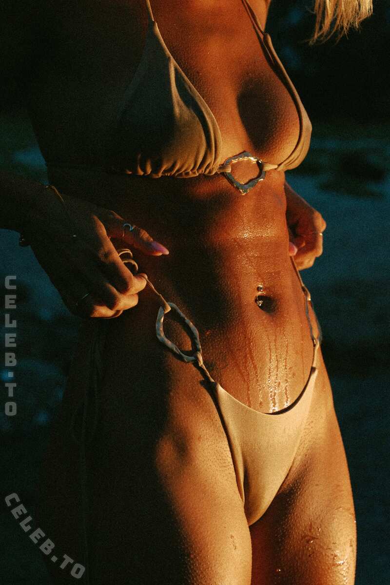 Nicole Grace nude photo 7