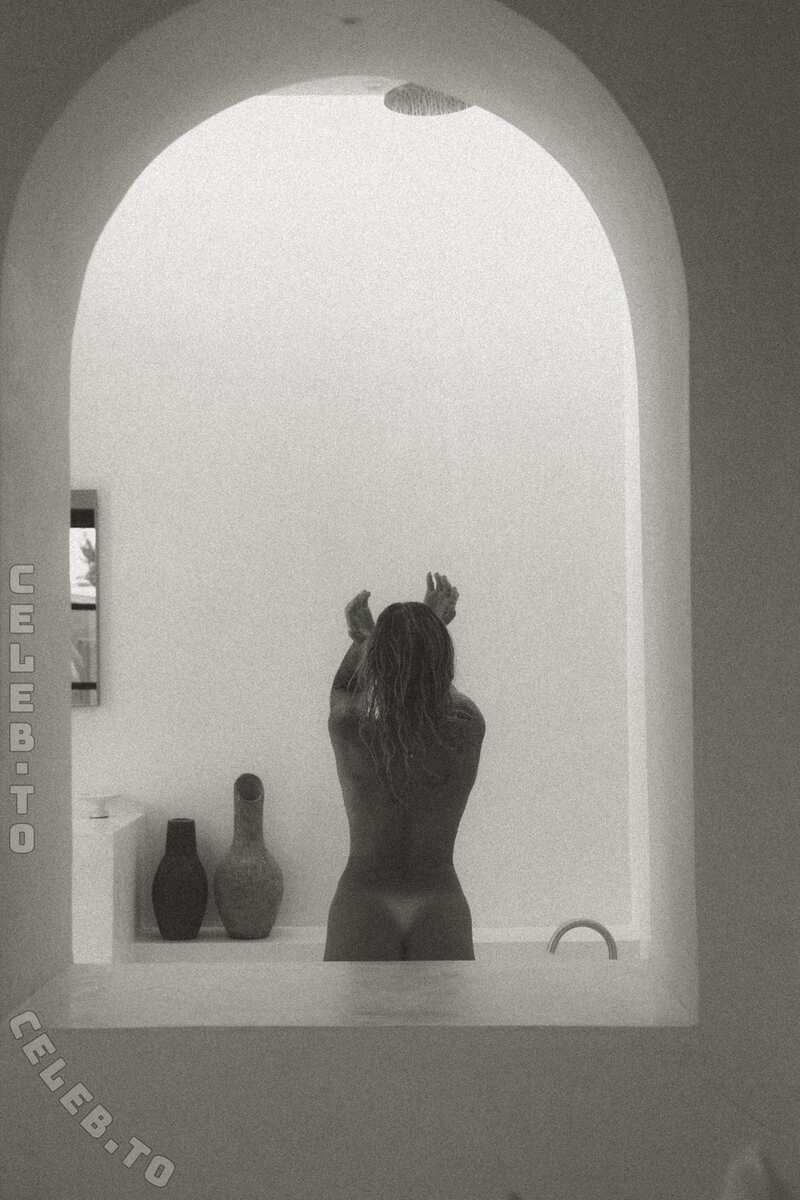 Nicole Grace nude photo 3