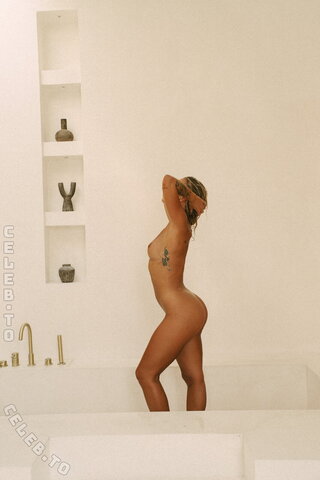 Nicole Grace nude photo 8