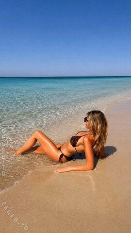 Nicole Licini New (2 photos)