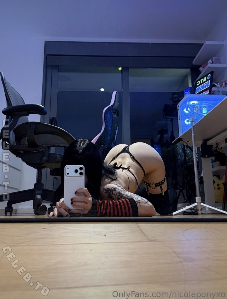 Nicole Pony nude photo 16