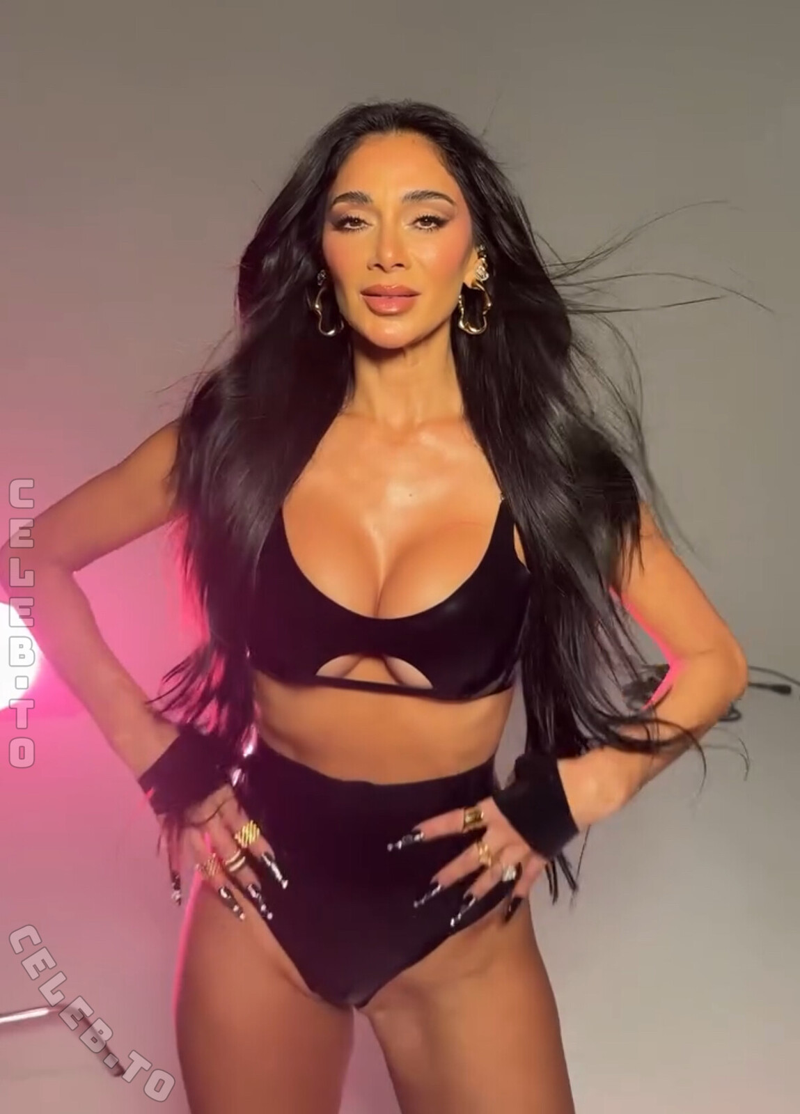 Nicole Scherzinger nude photo 5
