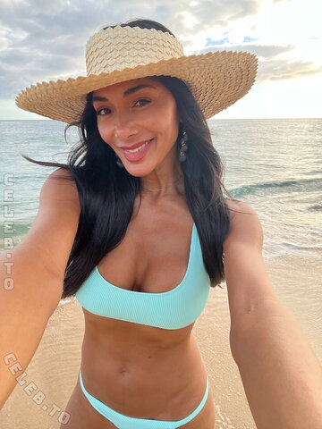 Nicole Scherzinger nude photo 11