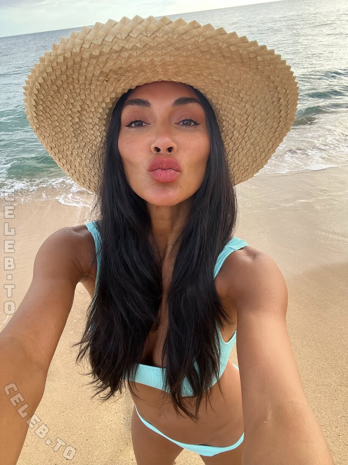 Nicole Scherzinger nude photo 4