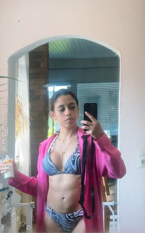 Nicole-Stefany Zeschky Alaña New (2 photos)