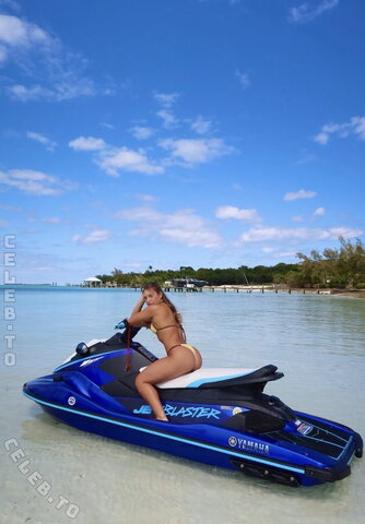 Nicolette Durazzo nude photo 15