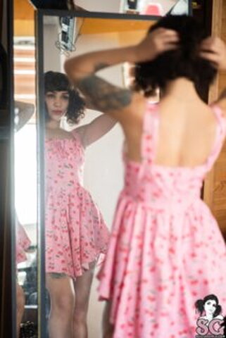 Niele nude photo 10