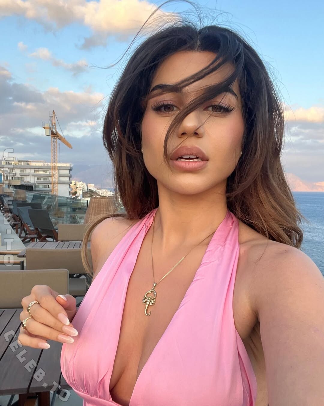 Nihan Sen nude photo 1