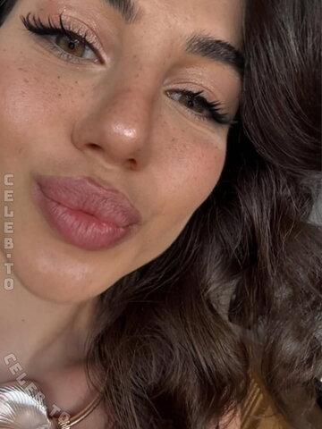 Nihan Sen nude photo 22