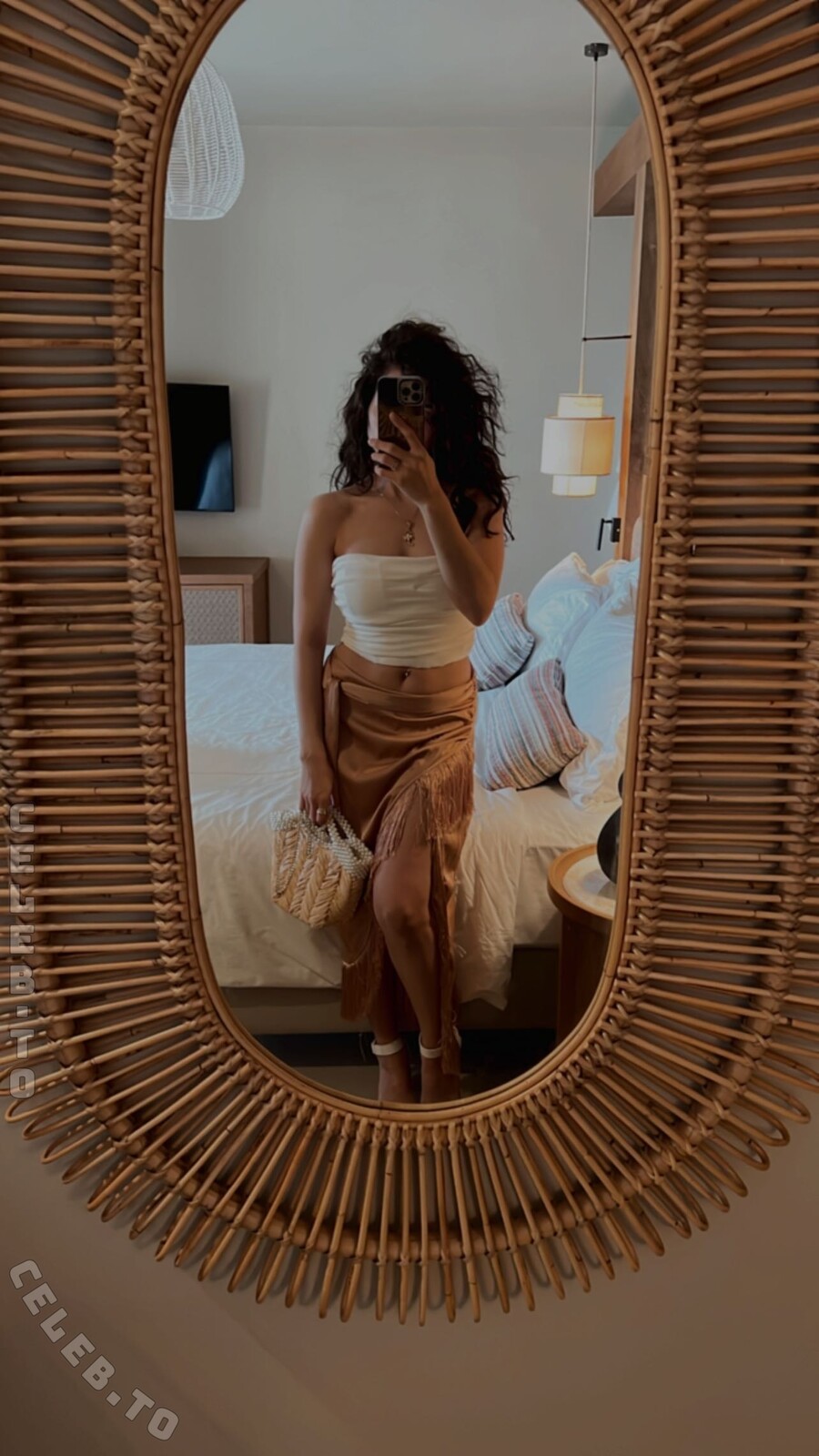 Nihan Sen nude photo 12