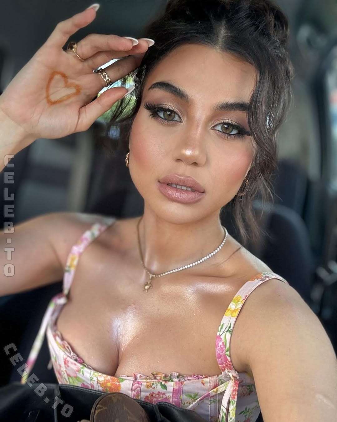 Nihan Sen nude photo 1