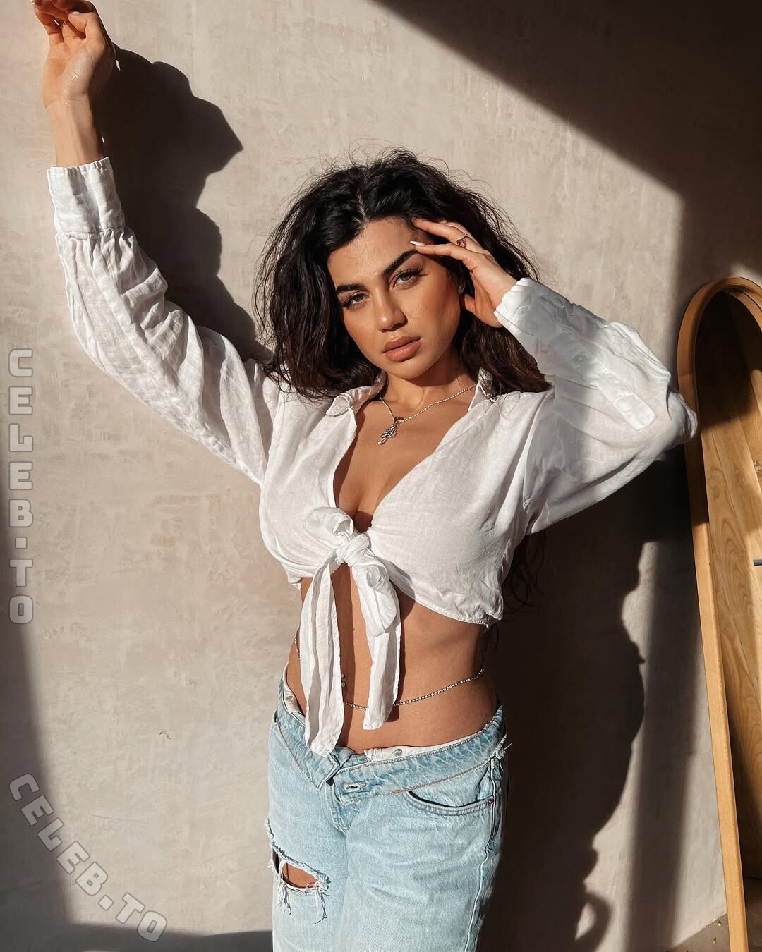 Nihan Sen nude photo 6