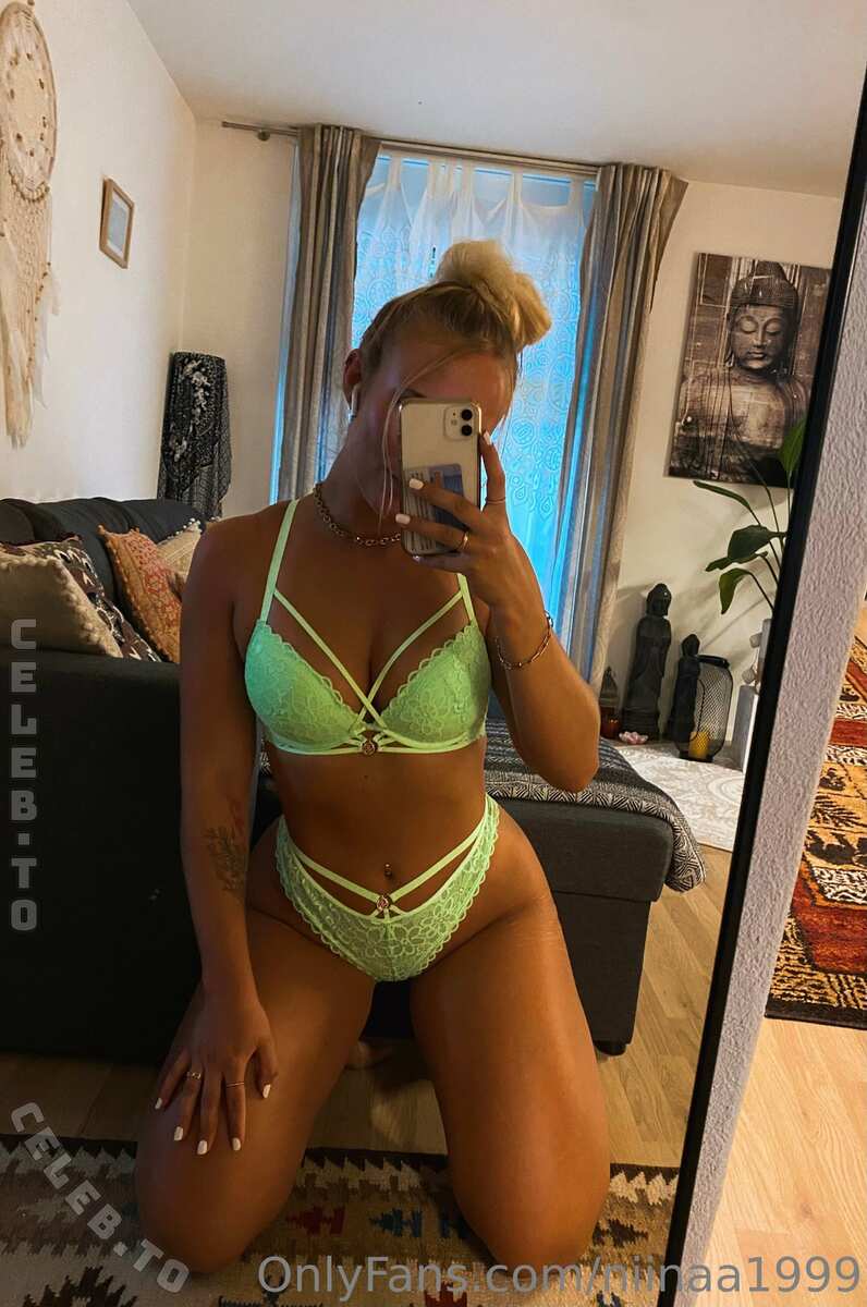 niiinaa99 nude photo 12
