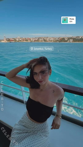 Nika Sofie – Instagram story in tight top 🍒