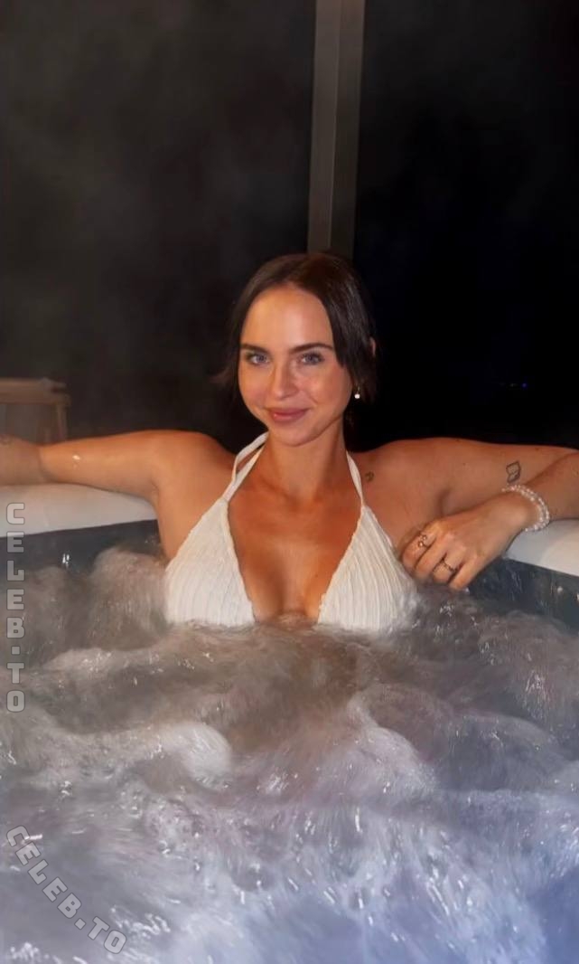 Nika Sofie nude photo 2