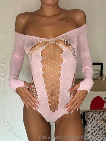 Nikairani nude photo 7