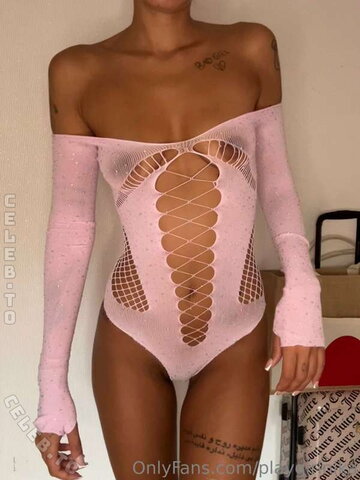 Nikairani nude photo 14