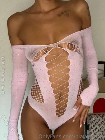 Nikairani nude photo 15